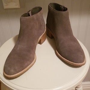 Cute! Gray Suede Ankle Boots
